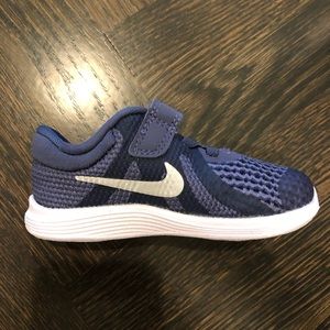 Nike Revolution 4 Size 6 Toddler NIB